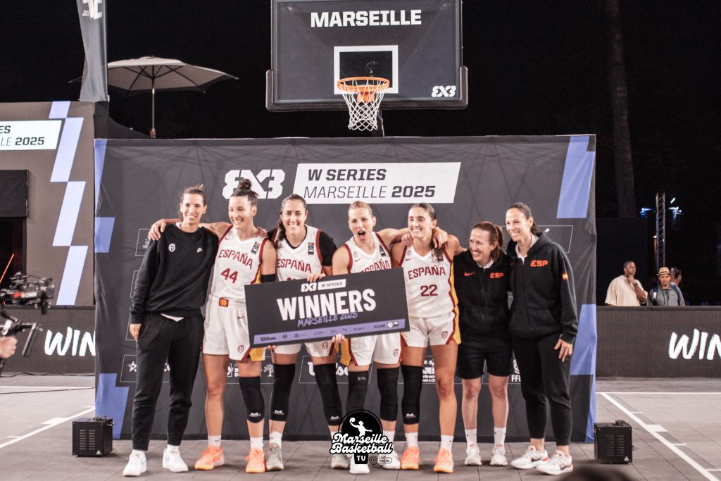 L'équipe d'Espagne célébrant sa victoire en finale des Women’s Series au Marseille 3x3 Festival 2025