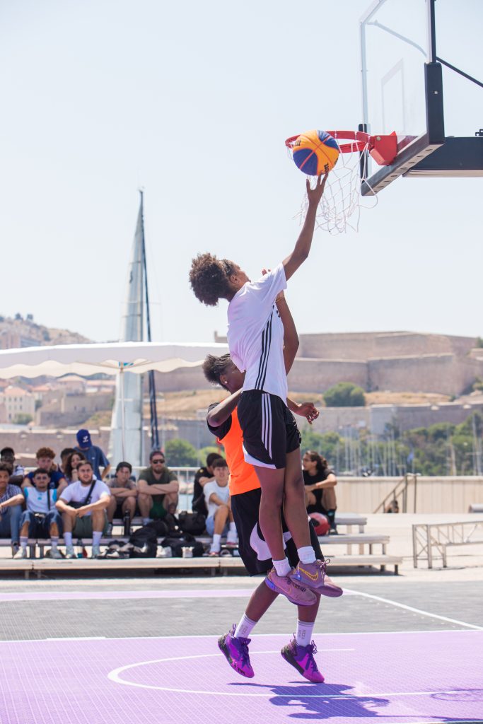 Patricia SECK de l'équipe No Mercy MVP du tournoi 3x3 S4 Festival
